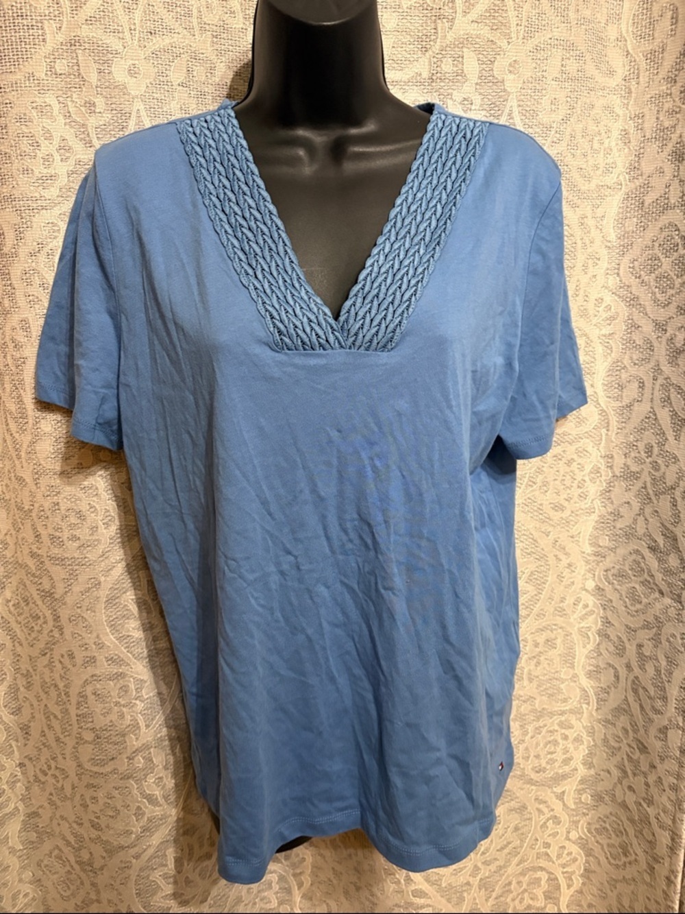 Tommy Hilfiger Large Blue Women's V-Neck Knit-Trim Tee